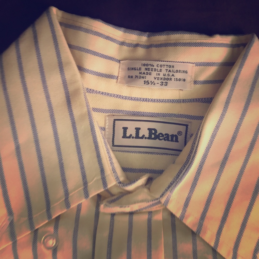 L.L. Bean men's collard bottom up shirt large.